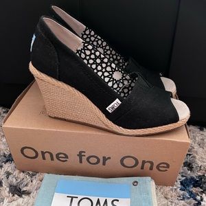 Toms Wedge Canvas